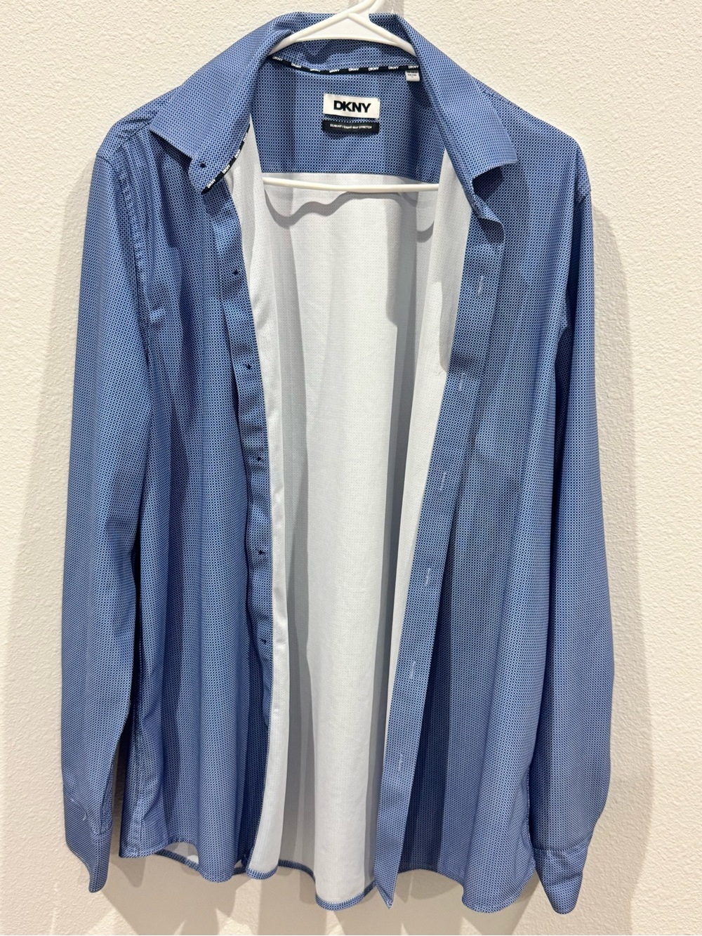 DKNY Men's Light Blue Micro-Pattern Button-Down Shirt